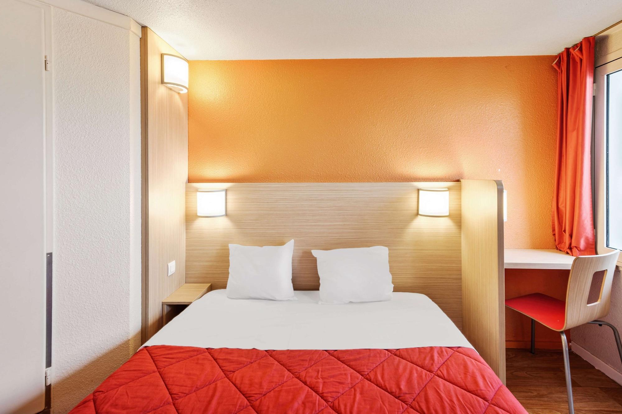 พรีเมียเรส คลาสเซ ชานทิลลี่ ซุด ลูซาร์เชส โฮเต็ล Hotel Chaumontel ภายนอก รูปภาพ