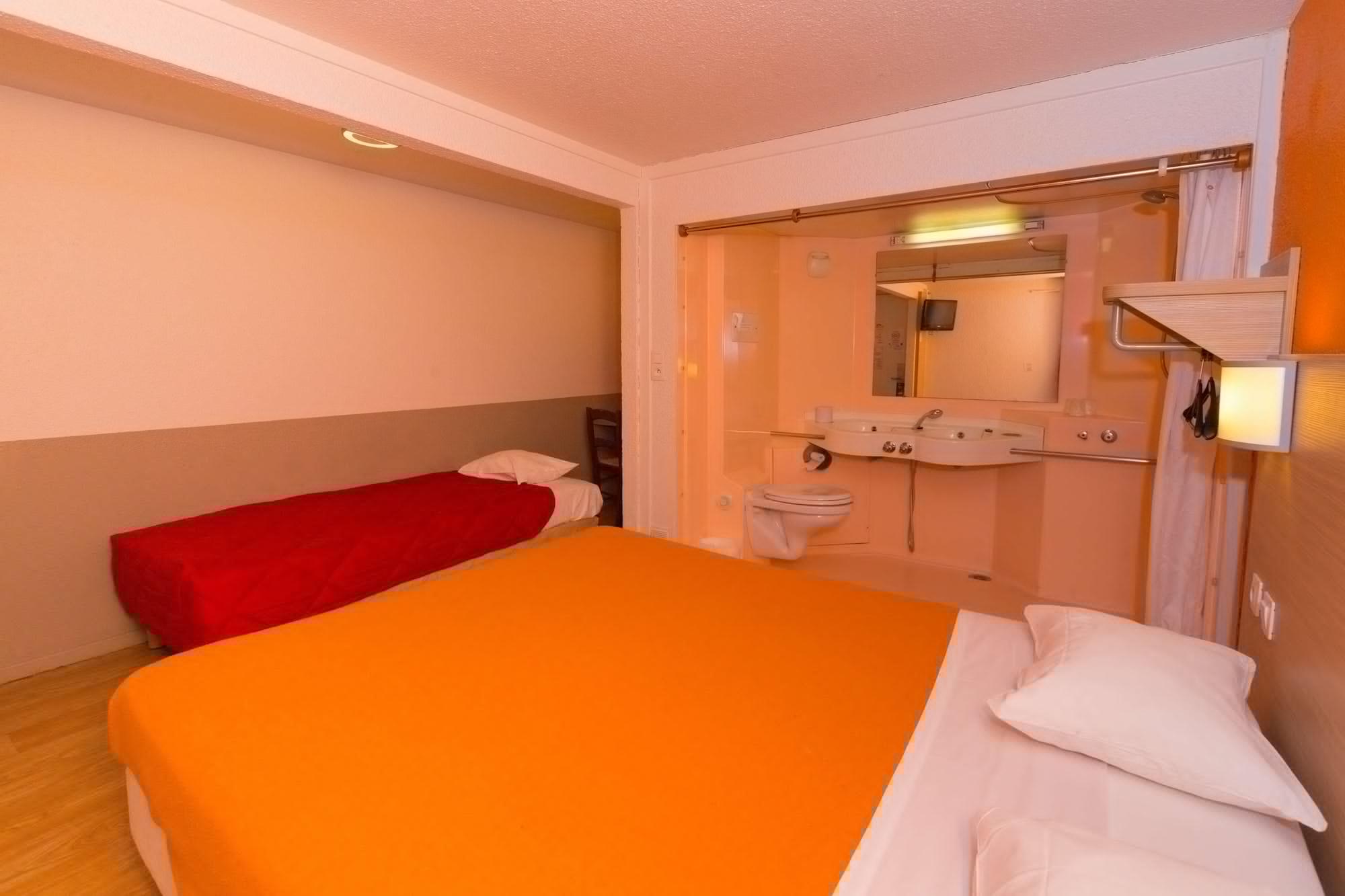 พรีเมียเรส คลาสเซ ชานทิลลี่ ซุด ลูซาร์เชส โฮเต็ล Hotel Chaumontel ภายนอก รูปภาพ